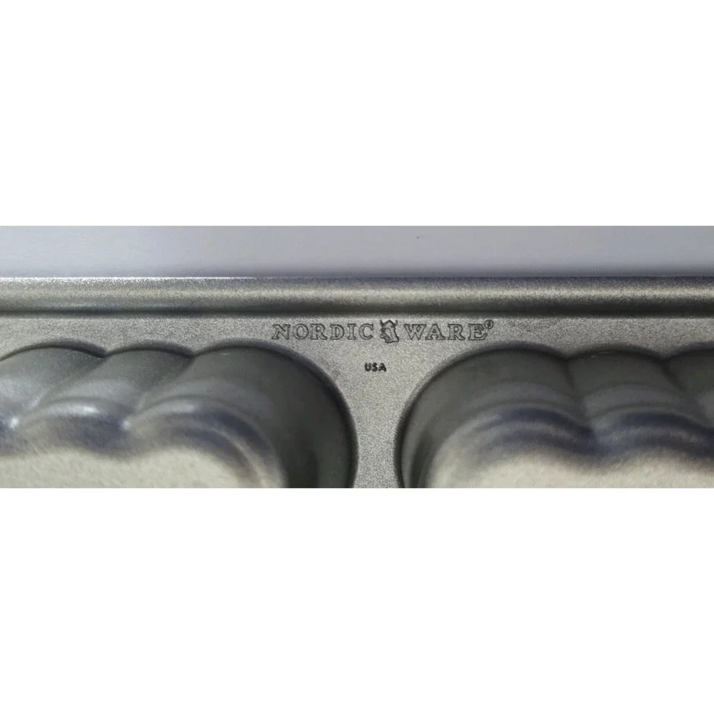 Nordic Ware Christmas Mini Bread Loaf Pan 8 Holiday‎ Designs 6 Cups